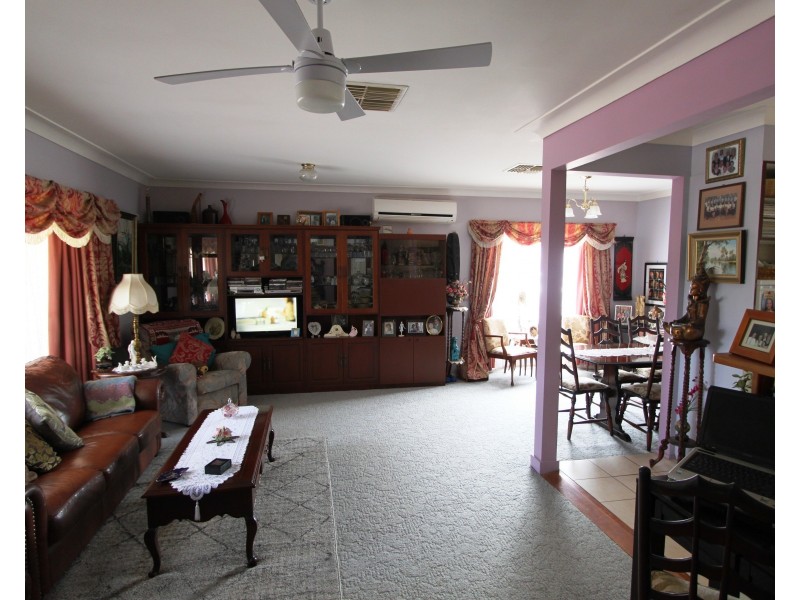 2 Hughes St, Barooga NSW 3644