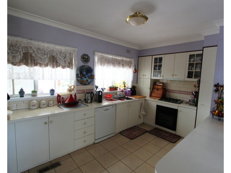 2 Hughes St, Barooga NSW 3644