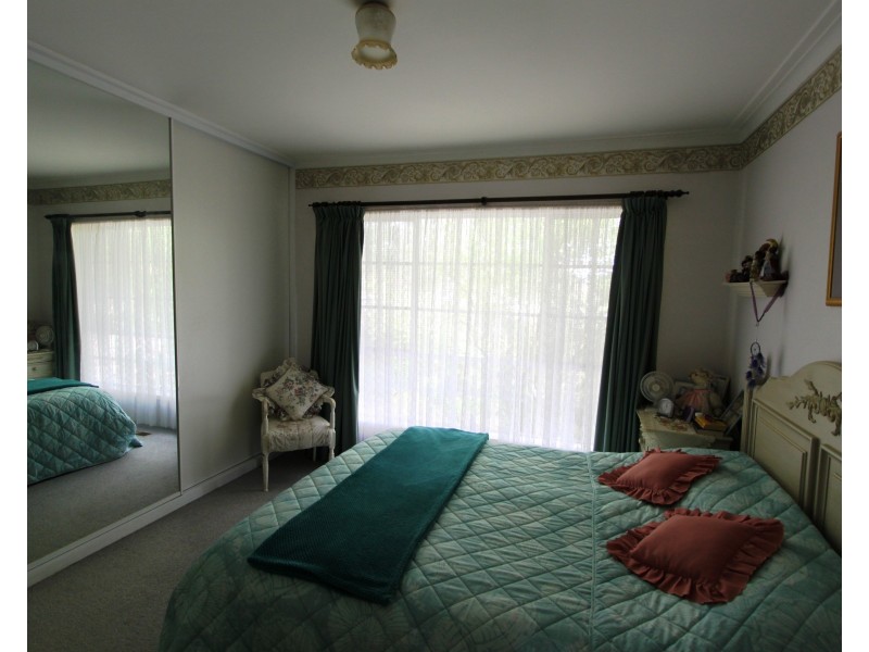 2 Hughes St, Barooga NSW 3644