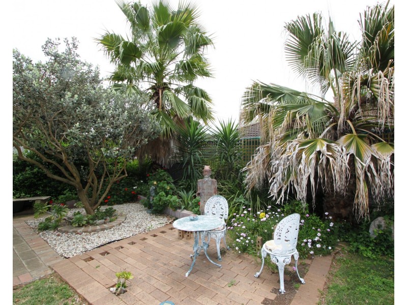 2 Hughes St, Barooga NSW 3644