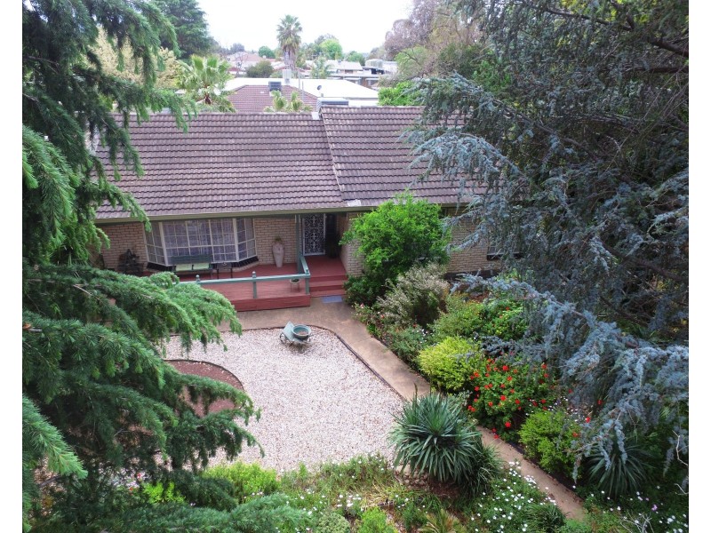 2 Hughes St, Barooga NSW 3644