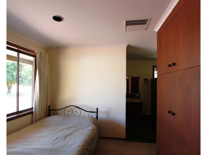 116 Murray St, Tocumwal NSW 2714