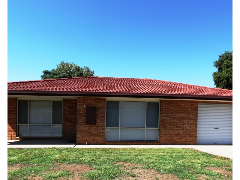 2/8 Oak St, Cobram VIC 3644