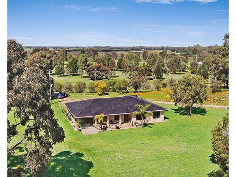 25 Burma Rd, Tocumwal NSW 2714