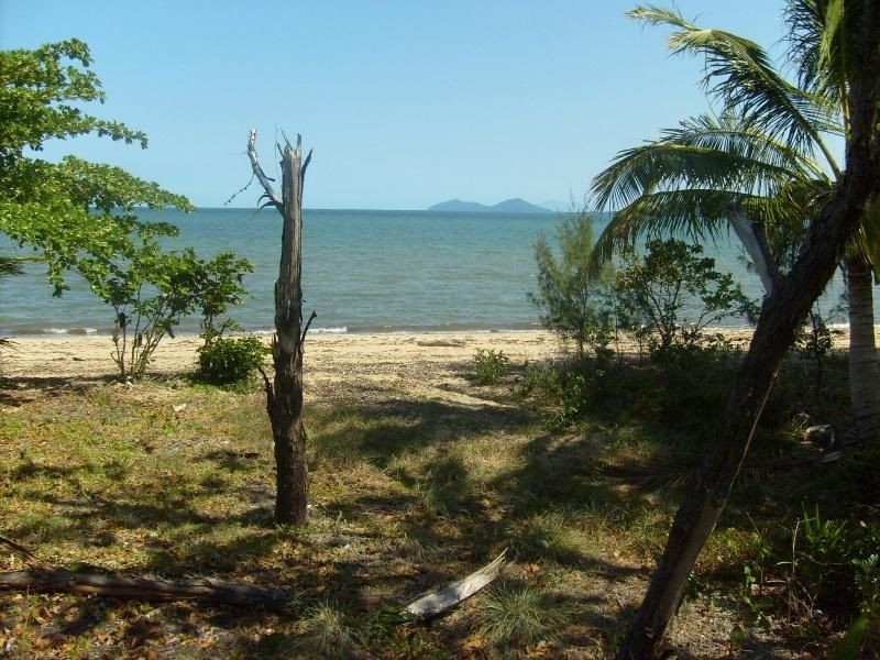 Kurrimine Beach QLD 4871