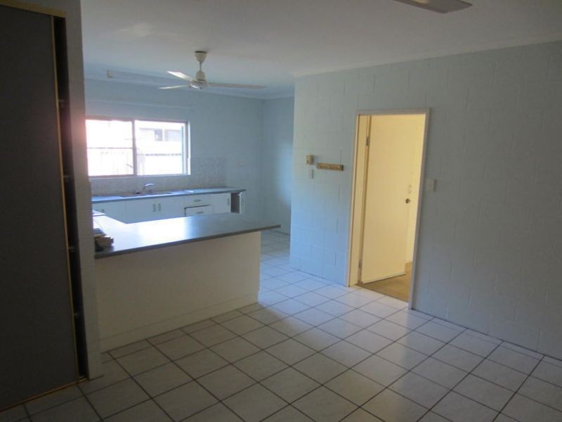 Unit A/32 BAY Road, Coconuts QLD 4860