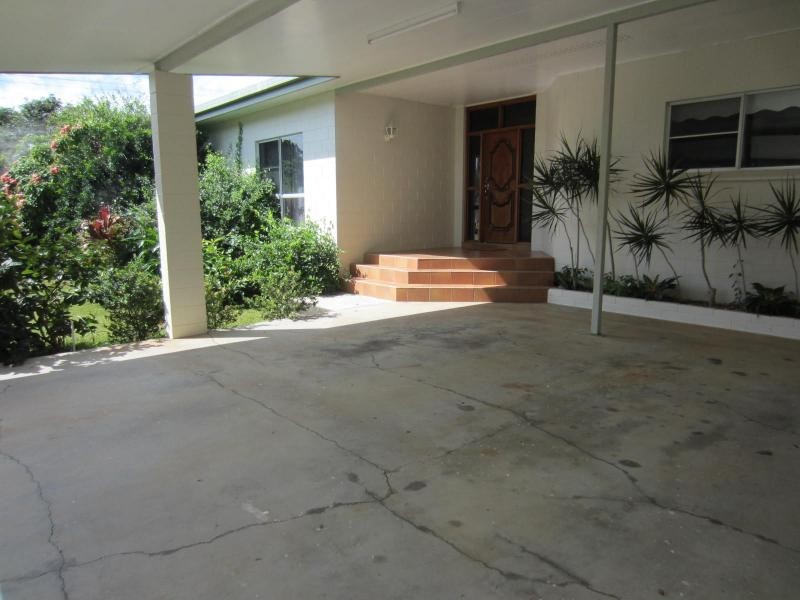 Coconuts QLD 4860