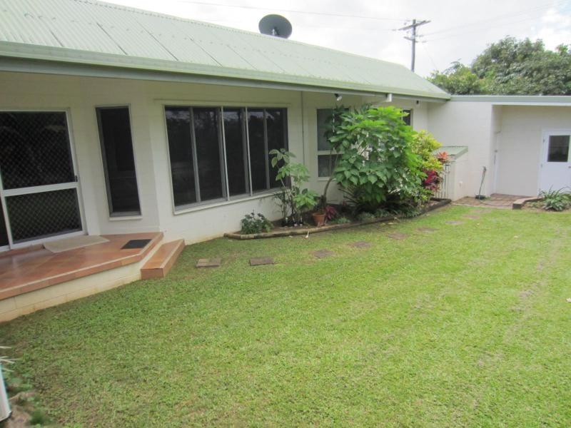 Coconuts QLD 4860