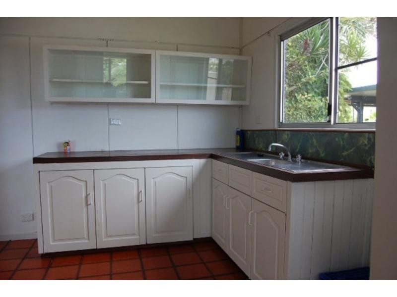 42 BELLA VISTA Avenue, Belvedere QLD 4860