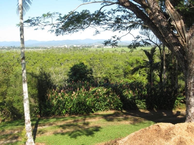 409 FLYING FISH POINT Road, Innisfail QLD 4860