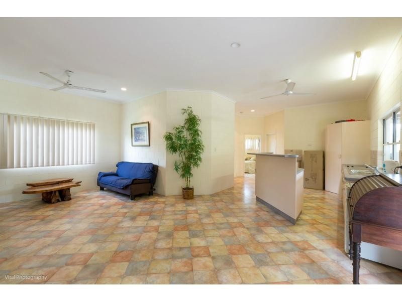 12 DANIEL CLOSE , Etty Bay, Etty Bay QLD 4858