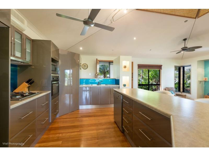 12 DANIEL CLOSE , Etty Bay, Etty Bay QLD 4858