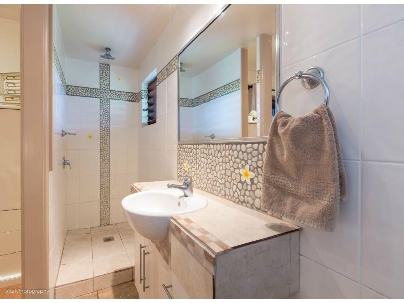 12 DANIEL CLOSE , Etty Bay, Etty Bay QLD 4858