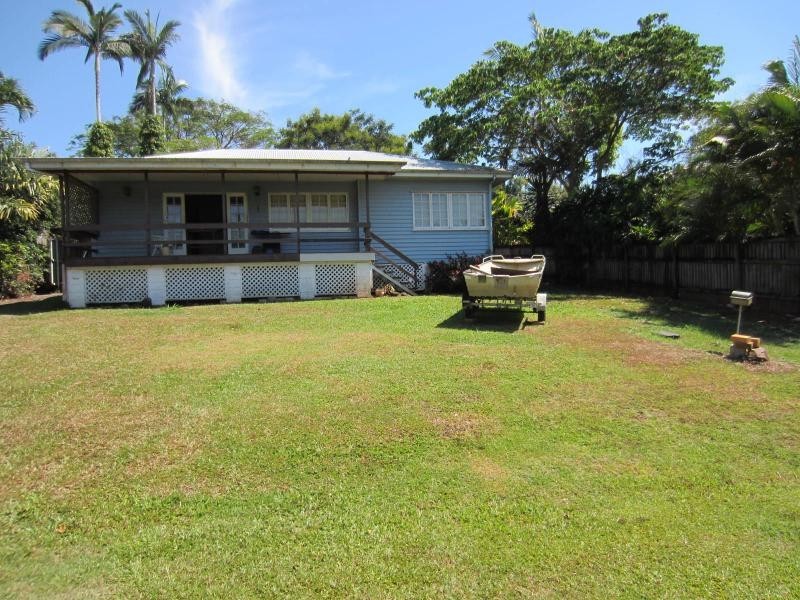 26 MIDDLE Avenue, South Johnstone QLD 4859