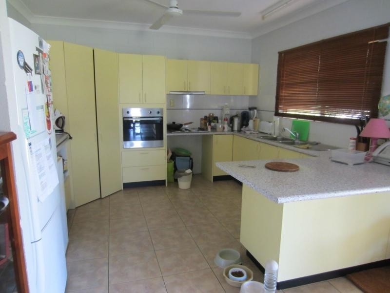 1 BEVAN Close, Belvedere QLD 4860