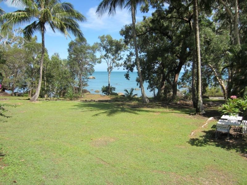 30 Koombal Esplanade, East Trinity QLD 4871