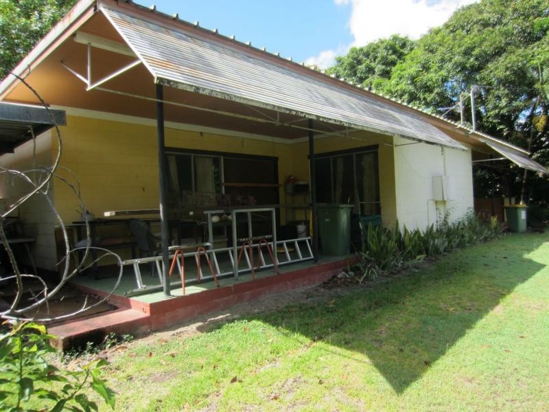 30 Koombal Esplanade, East Trinity QLD 4871