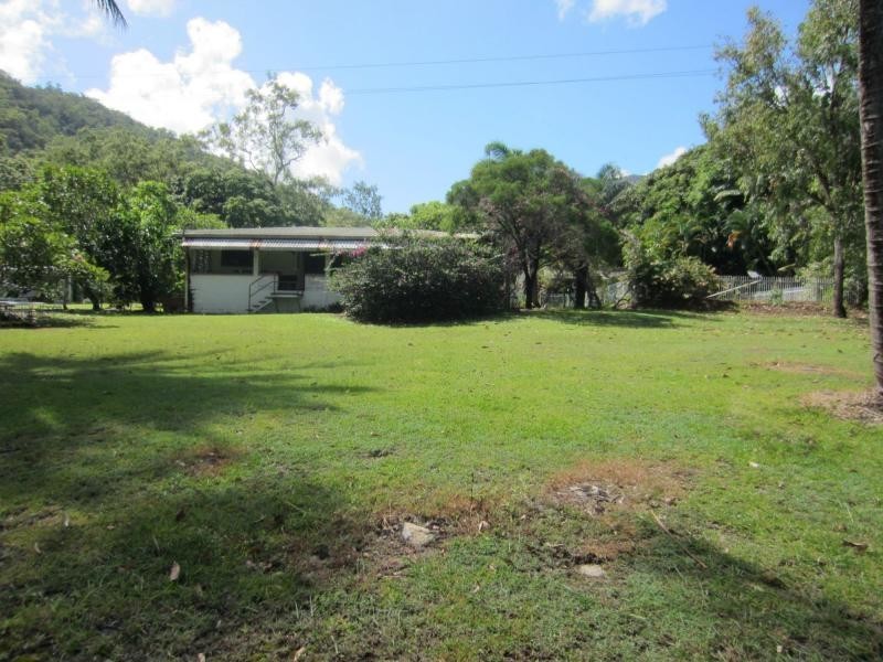 30 Koombal Esplanade, East Trinity QLD 4871