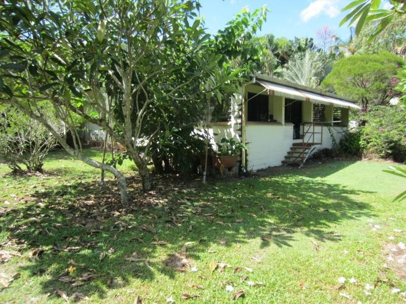 30 Koombal Esplanade, East Trinity QLD 4871