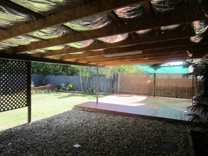 1 Esplanade, Flying Fish Point QLD 4860