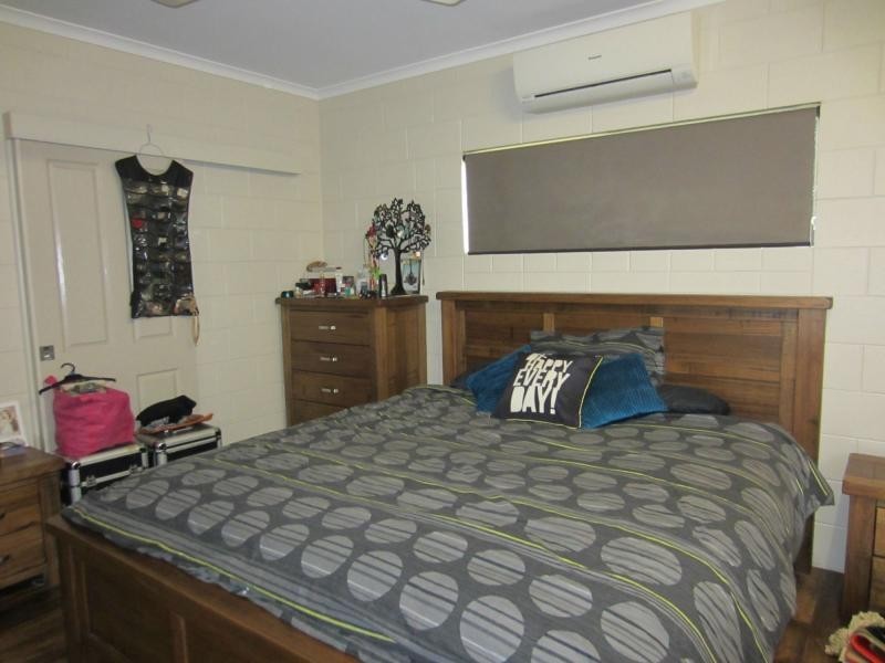 6 GRAHAM Close, Wangan QLD 4871