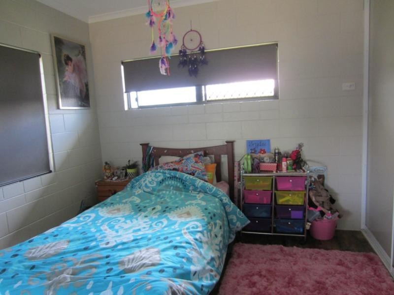 6 GRAHAM Close, Wangan QLD 4871