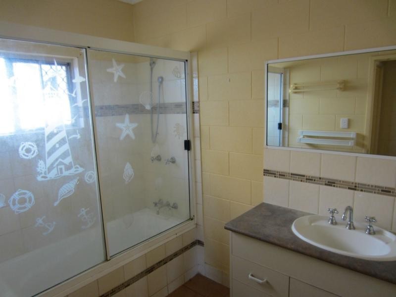 2 Graham Close, Wangan QLD 4871