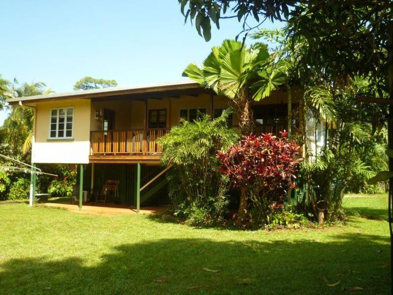 382 PALMERSTON Highway, STOTERS HILL, Stoters Hill QLD 4860