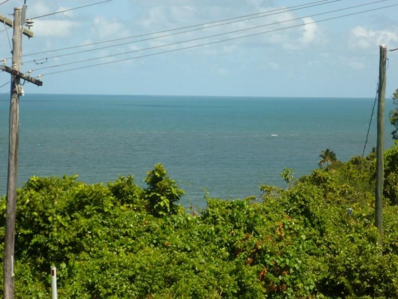 19 MARIA Street, INNISFAIL, Flying Fish Point QLD 4860