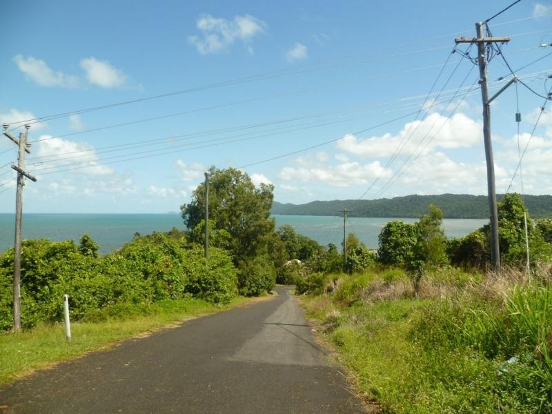 19 MARIA Street, INNISFAIL, Flying Fish Point QLD 4860