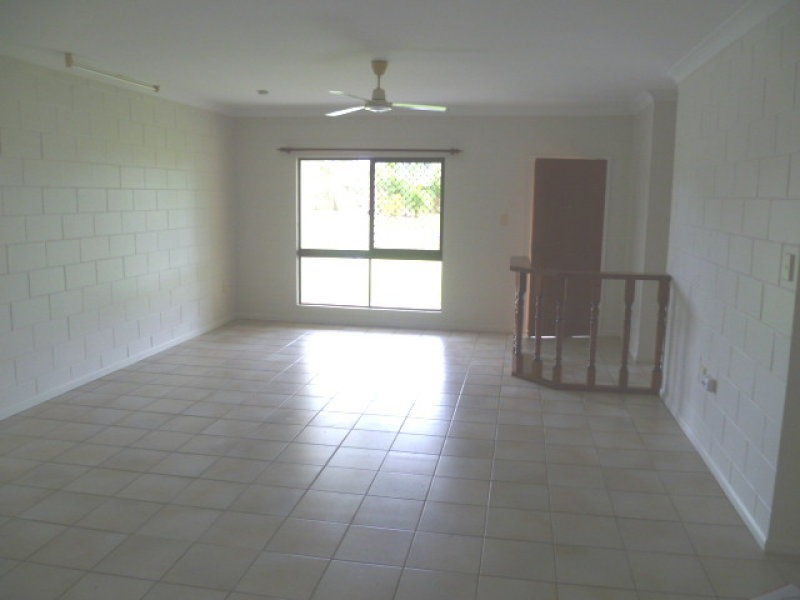 25 Maud Street, Flying Fish Point QLD 4860