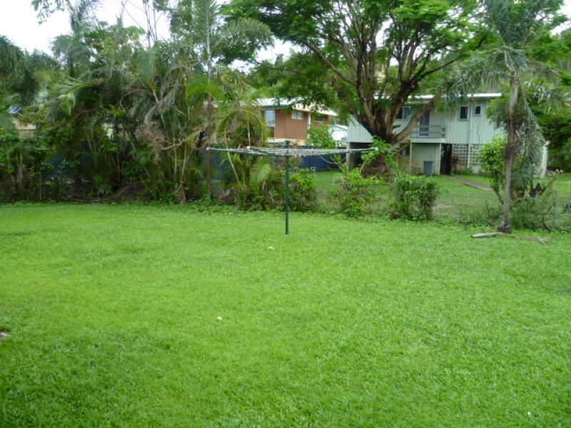 25 Maud Street, Flying Fish Point QLD 4860