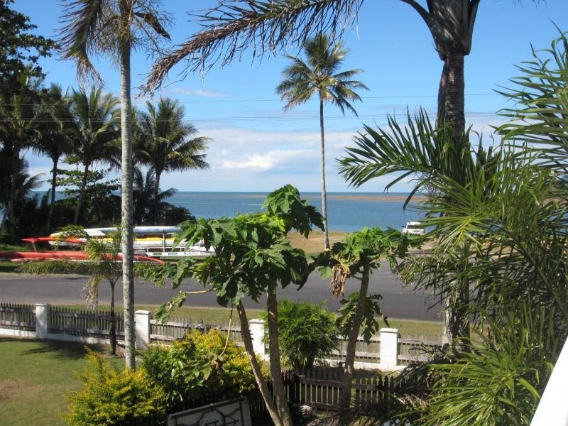 Unit 3/32 Esplanade, Coconuts QLD 4860