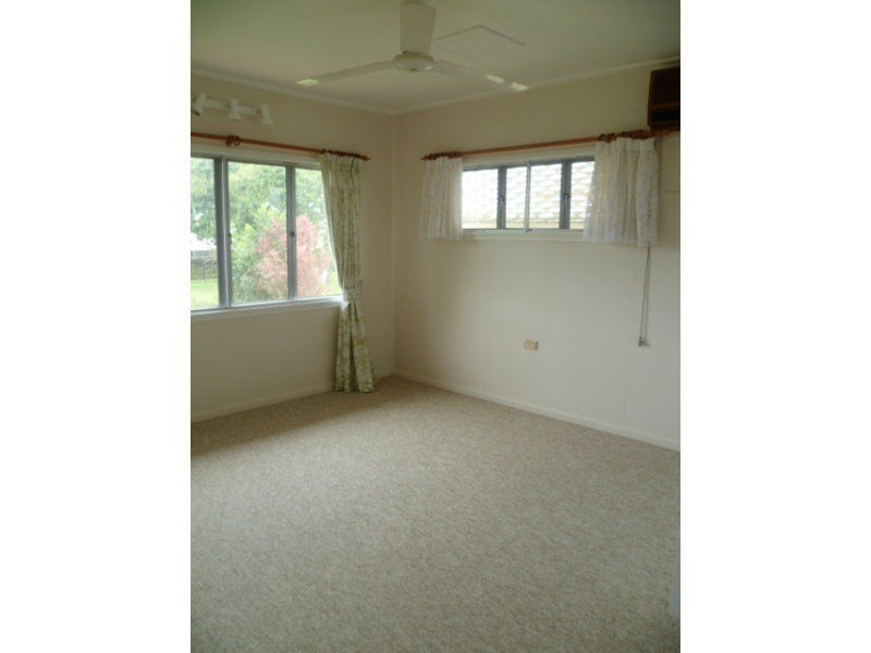 56 Esplanade, Innisfail QLD 4860