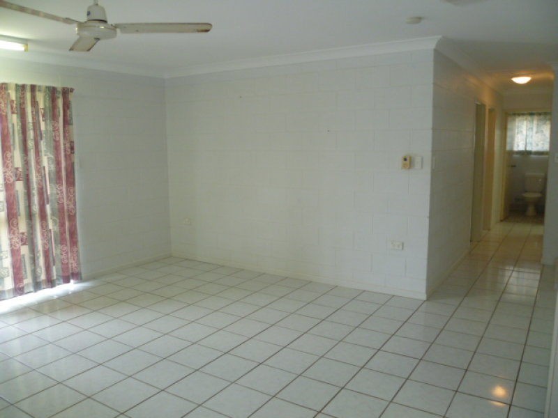 Unit 2/83 Dalrymple Esplanade, Innisfail QLD 4860