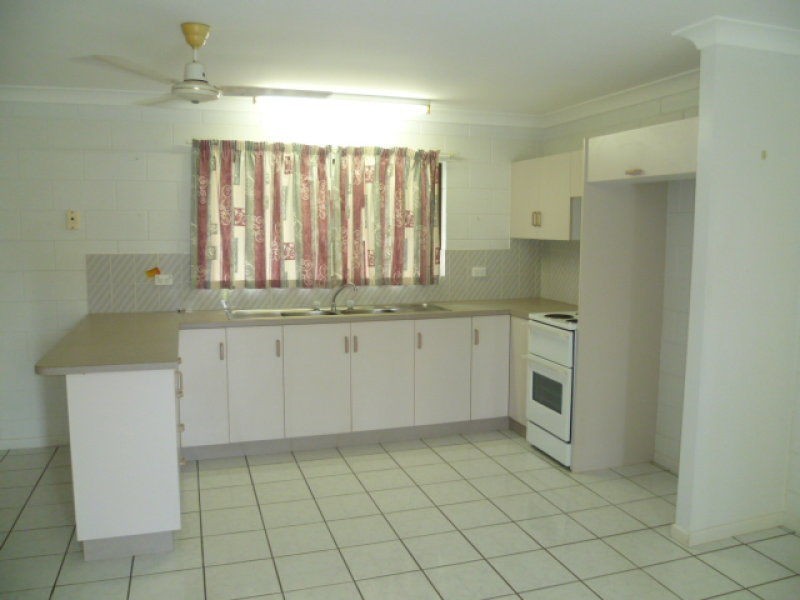 Unit 2/83 Dalrymple Esplanade, Innisfail QLD 4860