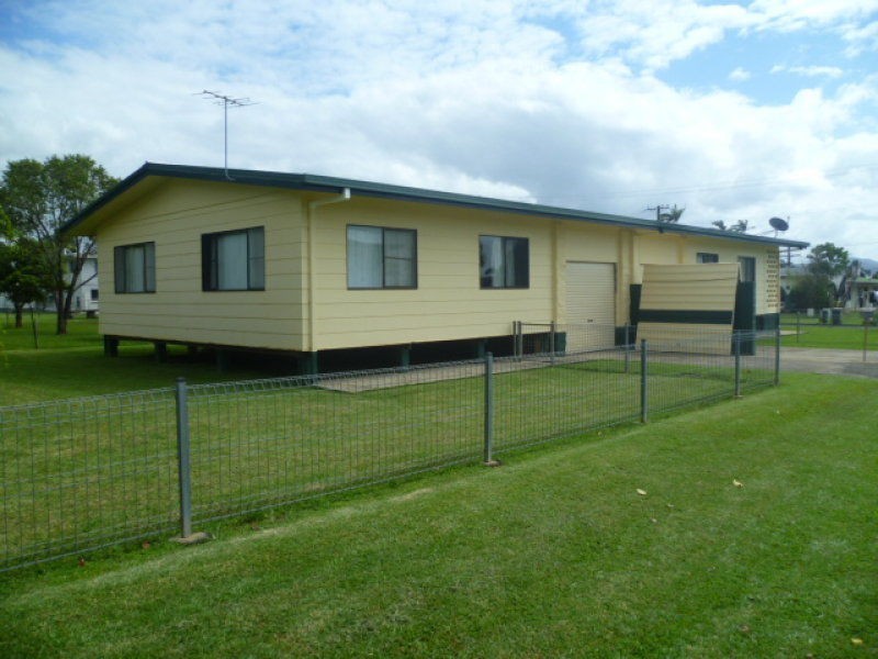 Unit 2/30 Bergin Road, Innisfail QLD 4860