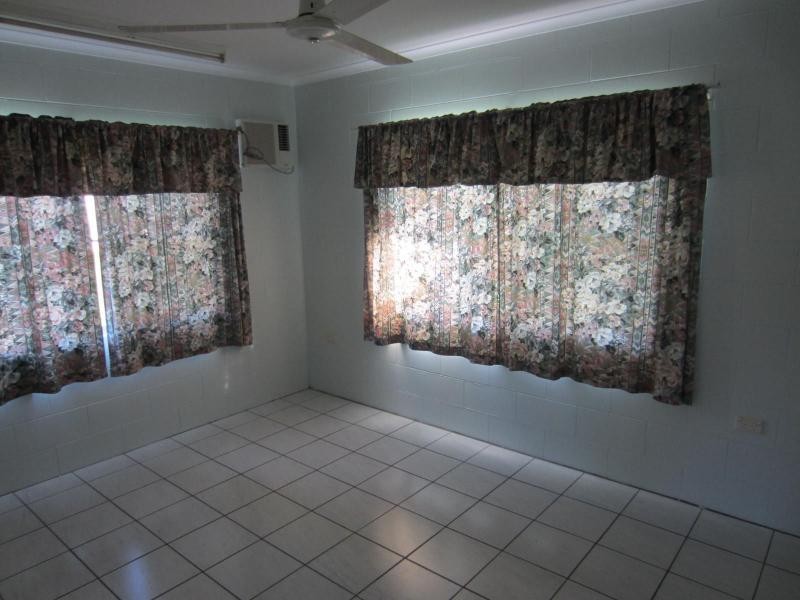 32B Bay Road, Flying Fish Point, Flying Fish Point QLD 4860