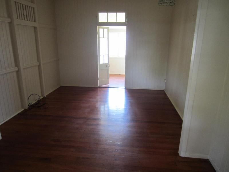 13 MIDDLE Avenue, South Johnstone QLD 4859