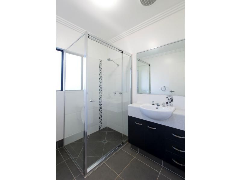 Unit 2/62 BELLA VISTA Avenue, Belvedere QLD 4860