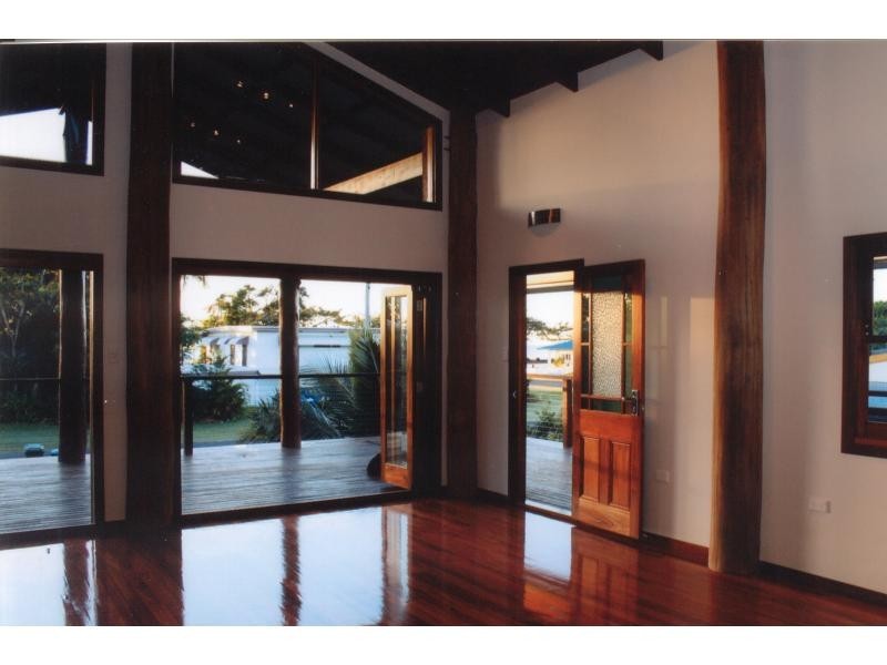 3 FELDT Street, FLYING FISH POINT, Flying Fish Point QLD 4860