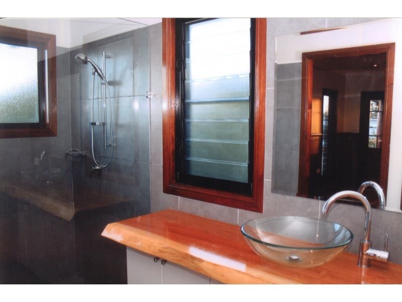 3 FELDT Street, FLYING FISH POINT, Flying Fish Point QLD 4860