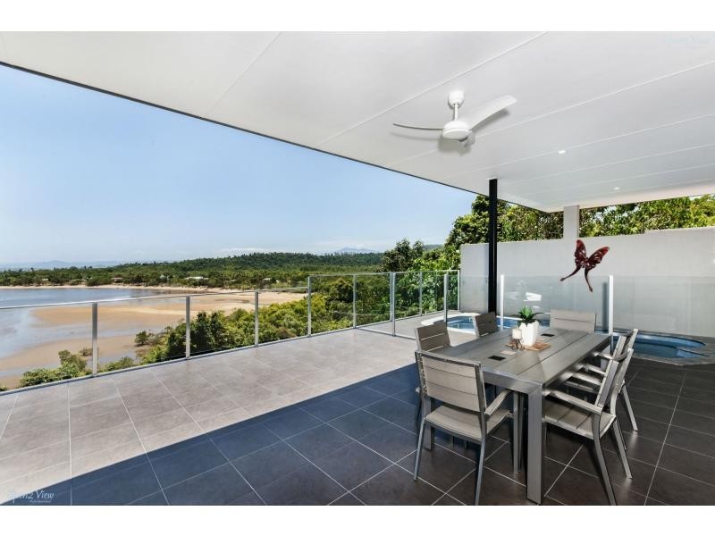 11 MARIA Street, Flying Fish Point, Innisfail QLD 4860