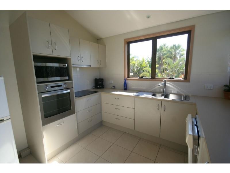 8/4 Noosa Drive, Noosa Heads QLD 4567