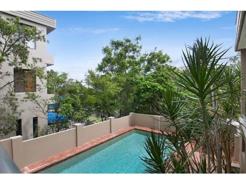2/4 Attunga Heights, Noosa Heads QLD 4567