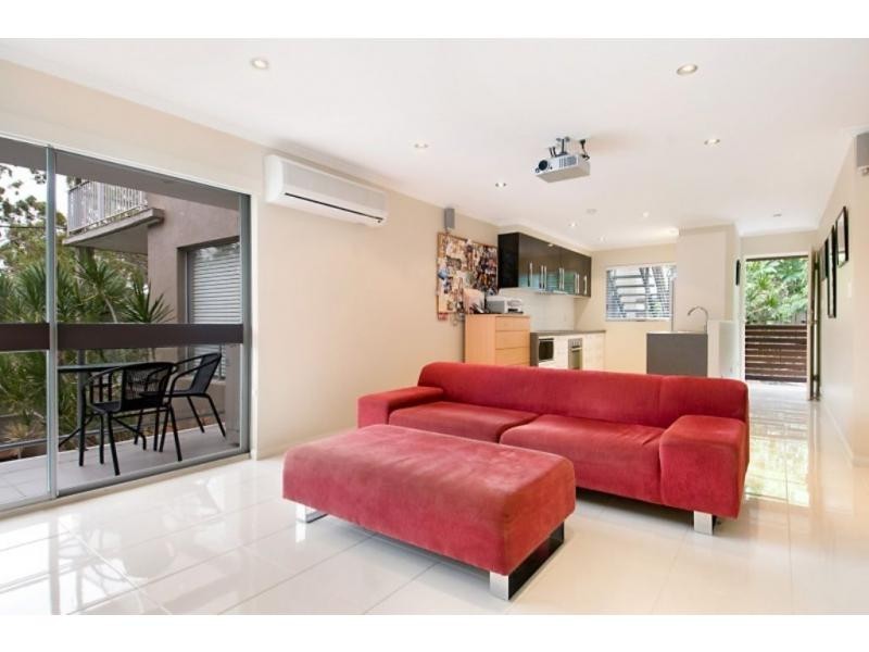 2/4 Attunga Heights, Noosa Heads QLD 4567