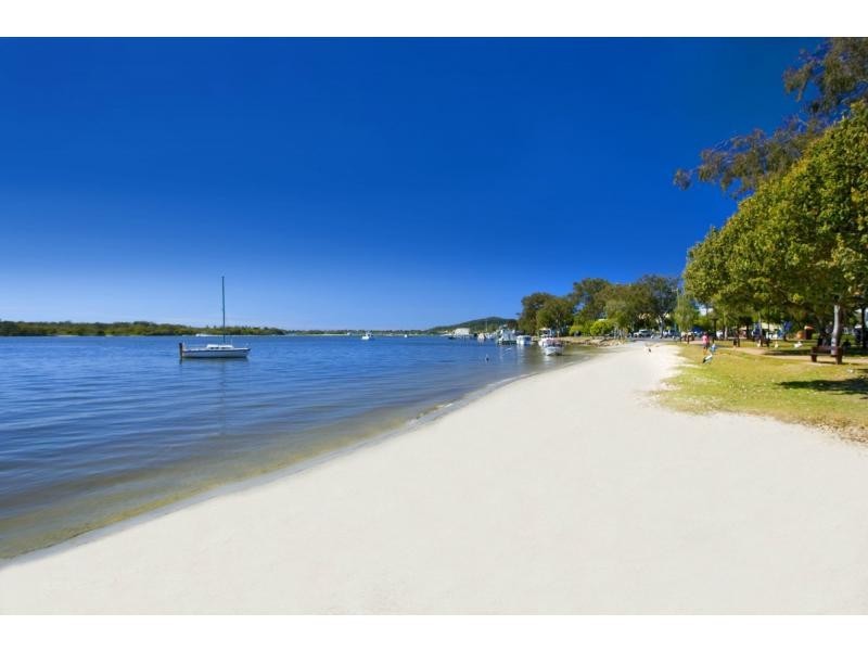 2/145 Gympie Terrace, Noosaville QLD 4566