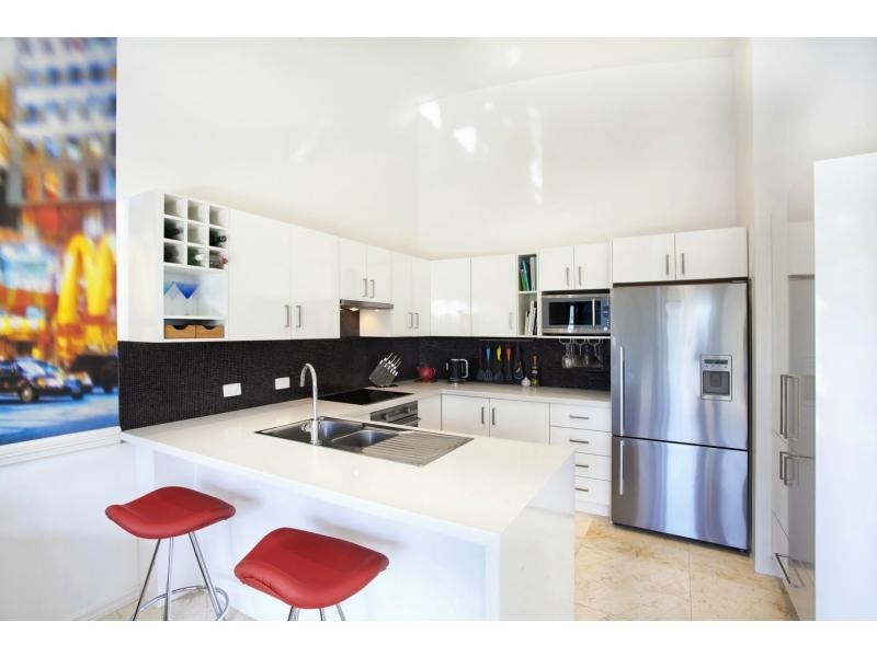 2/145 Gympie Terrace, Noosaville QLD 4566