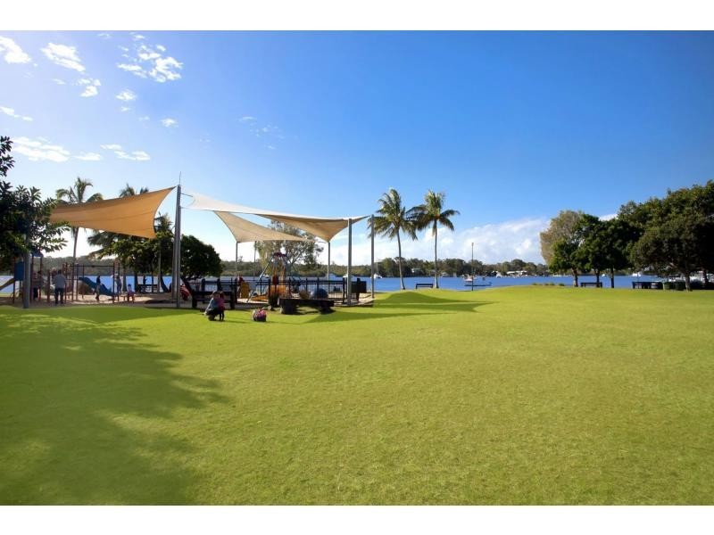 2/145 Gympie Terrace, Noosaville QLD 4566