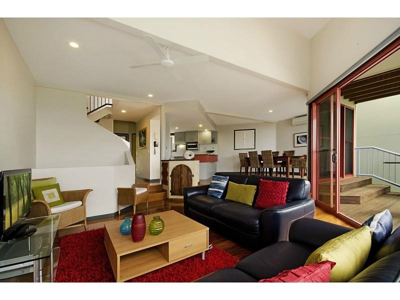 Castaways Beach QLD 4567